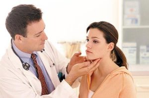 Thăm khám thường xuyên giúp phát hiện sớm ung thư vòm họng