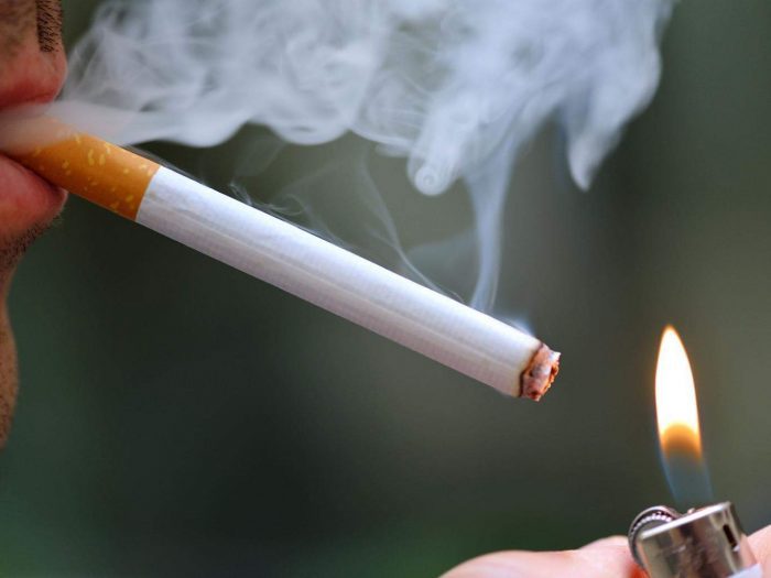 Hút thuốc lá dẫn đến ung thư lưỡi