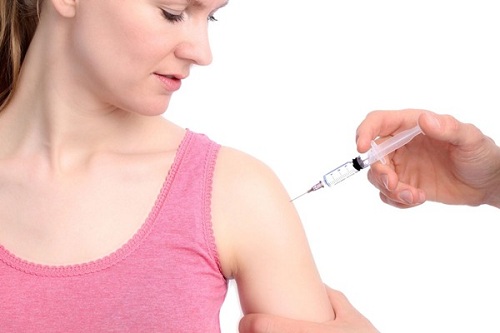 Tiêm vắc-xin phòng bệnh ung thư cổ tử cung