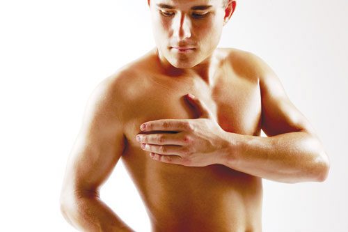 Bị bướu ở ngực có phải là dấu hiệu ung thư vú nam giới không?