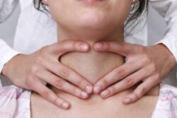 Bệnh bướu giáp thường gặp ở phụ nữ