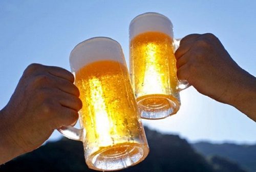 Không uống quá 2 ly bia/ngày để giảm rủi ro ung thư