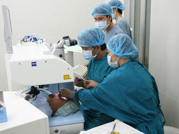 Phẫu thuật bằng laser giúp giảm thiểu rủi ro cho bệnh nhân 